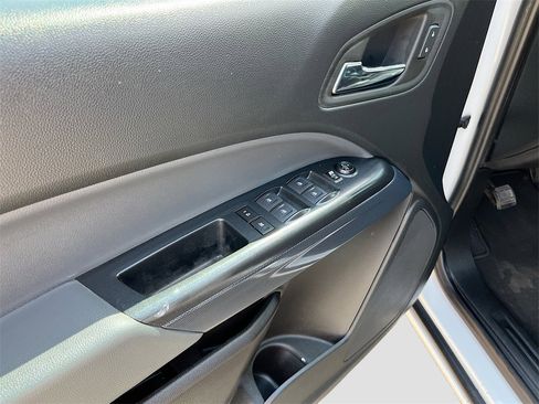 Used 2022 Chevrolet Colorado Z71 image 17