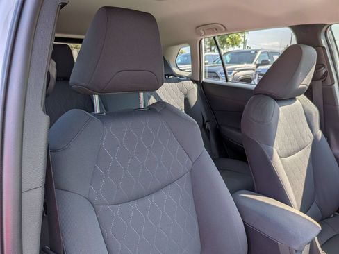 Used 2022 Toyota Corolla Cross LE FWD image 36