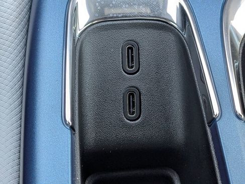 New 2026 Chevrolet Equinox EV LT image 25