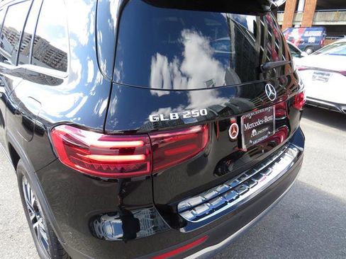 Used 2025 Mercedes-Benz GLB 250 GLB 250 4MATIC image 24
