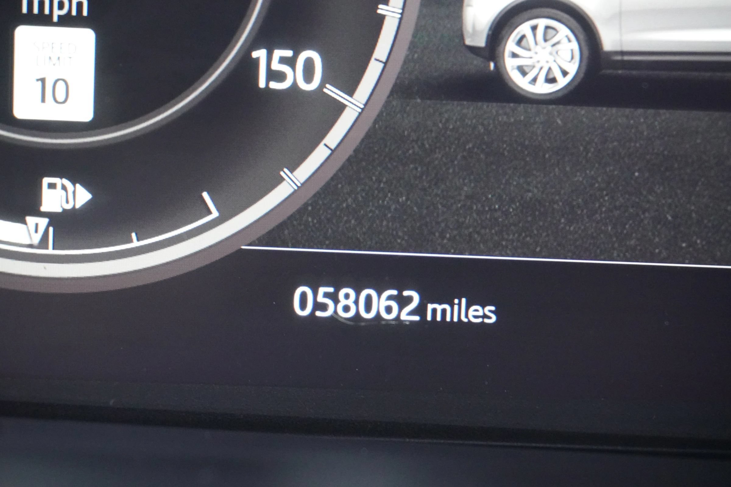Used 2018 Land Rover Discovery HSE AWD/4WD image 21