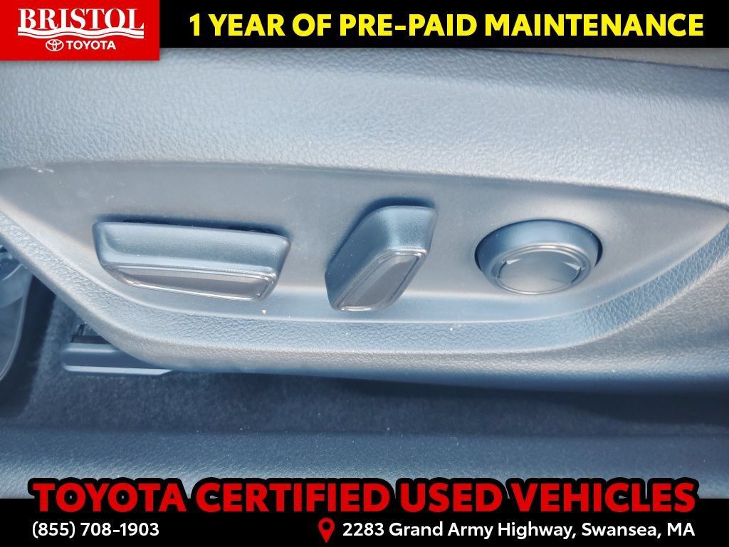 Certified 2019 Toyota Camry XLE FWD image 19
