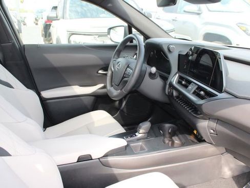 Certified 2025 Lexus UX 300h 300h image 5