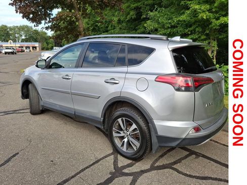 Used 2018 Toyota RAV4 XLE w/ Plus Extra Value Package AWD/4WD image 8