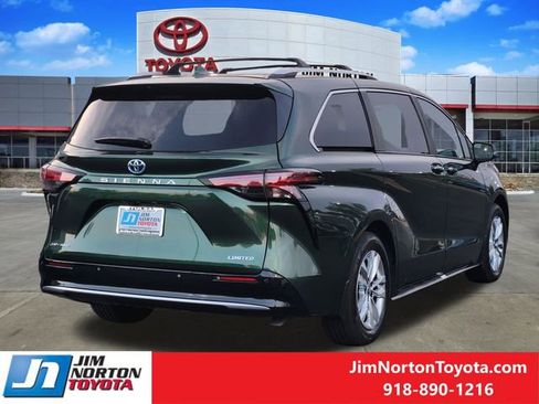 Used 2025 Toyota Sienna Limited AWD/4WD image 6