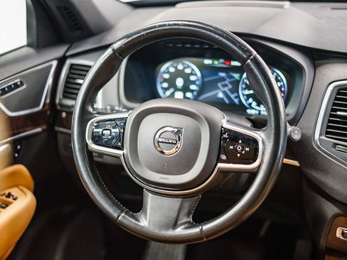 Used 2019 Volvo XC90 T6 Momentum w/ Protection Package Premier image 16