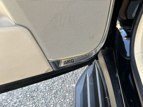 Used 2024 Cadillac Escalade Premium Luxury image 24