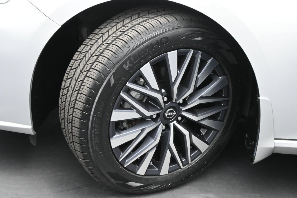 Used 2023 Nissan Altima 2.5 SV FWD image 17