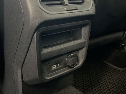 Certified 2023 Volkswagen Tiguan SEL R-Line image 33
