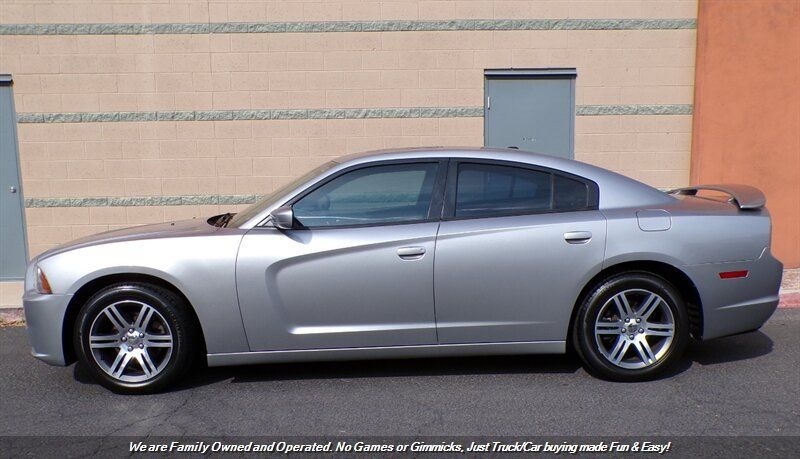 Used 2014 Dodge Charger SXT RWD image 7