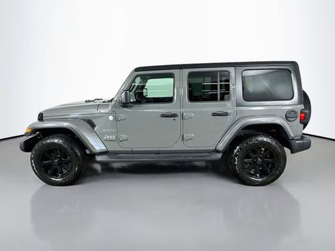 Used 2018 Jeep Wrangler Unlimited Sahara AWD/4WD image 12