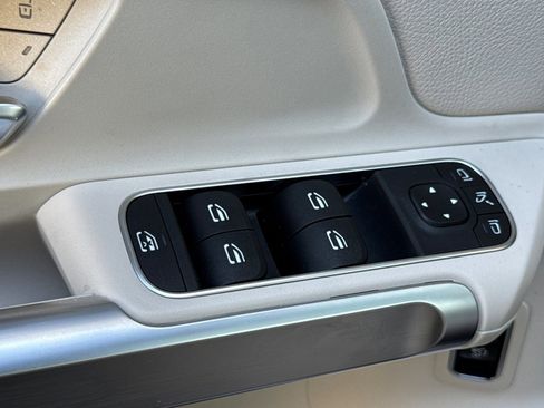 Certified 2024 Mercedes-Benz GLB 250 4MATIC image 13