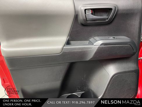 Used 2019 Toyota Tacoma SR image 31