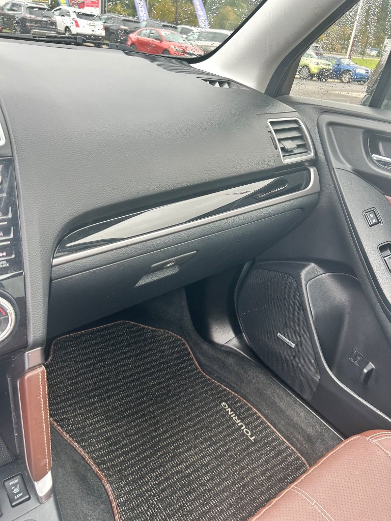 Used 2018 Subaru Forester 2.5i Touring AWD/4WD image 14