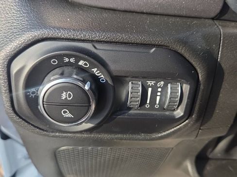 Used 2022 Jeep Gladiator Mojave w/ Cold Weather Group image 26