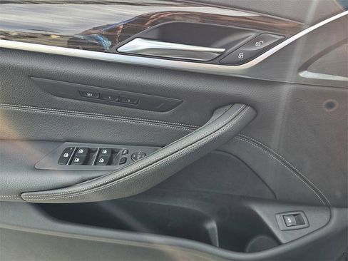 Used 2019 BMW 530i w/ Convenience Package image 16