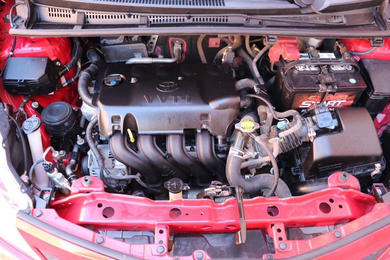 Used 2014 Toyota Yaris L FWD image 12
