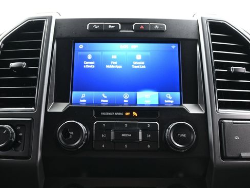 Used 2019 Ford F150 XLT w/ Equipment Group 302A Luxury AWD/4WD image 32