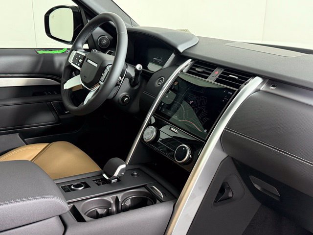 Used 2026 Land Rover Discovery Dynamic SE AWD/4WD image 31