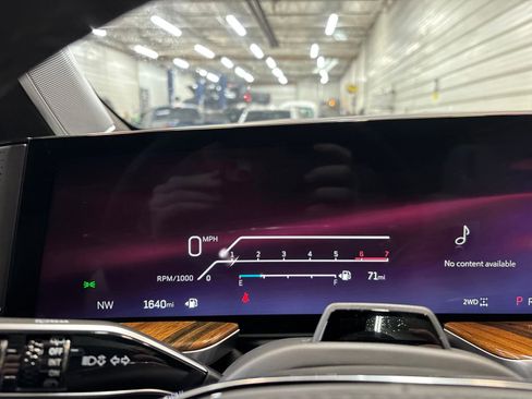 Used 2025 Cadillac Escalade Sport Platinum AWD/4WD image 17