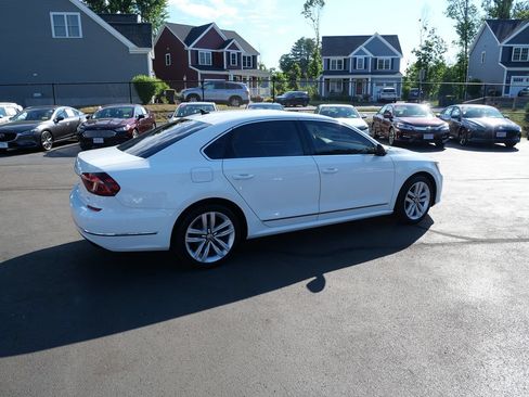 Used 2017 Volkswagen Passat 1.8T SE FWD image 7