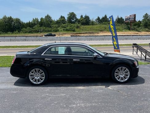 Used 2012 Chrysler 300 Limited RWD image 6