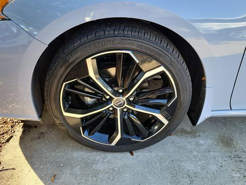 Certified 2023 Nissan Altima 2.5 SR FWD image 5