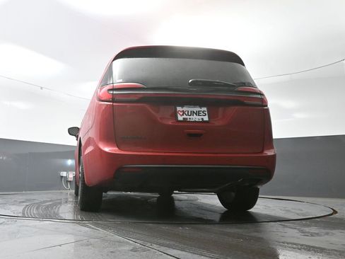 New 2026 Chrysler Pacifica Select image 53