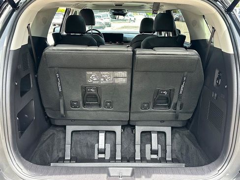 Used 2025 Kia Carnival SX w/ SX Dark Edition Package FWD image 11