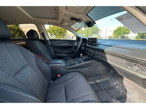 Used 2025 Honda Accord SE image 13