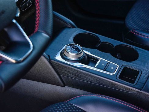 Used 2025 Ford Escape ST-Line w/ Equipment Group 301A image 18