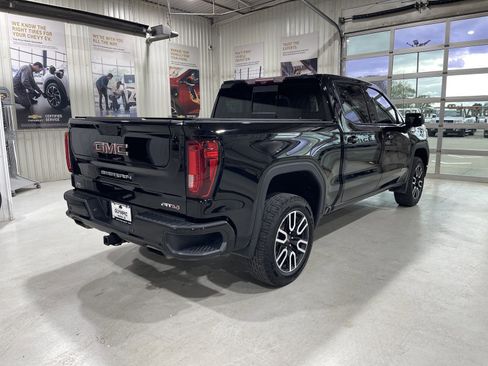 Used 2021 GMC Sierra 1500 AT4 w/ AT4 Premium Package AWD/4WD image 8