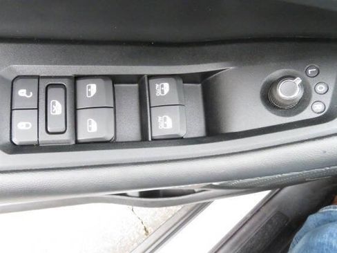 Used 2023 Jeep Grand Cherokee Limited w/ Black Appearance Package AWD/4WD image 18