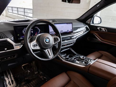 Certified 2025 BMW X7 M60i image 18