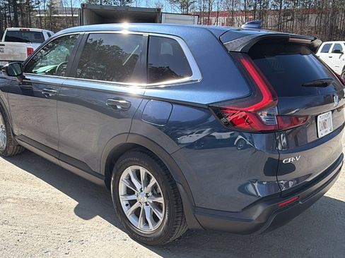 Used 2025 Honda CR-V EX image 10