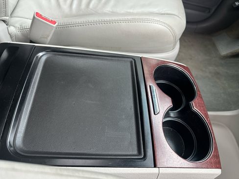 Used 2014 Toyota Sienna XLE image 33