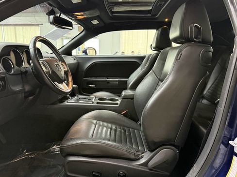 Used 2013 Dodge Challenger SXT Plus RWD image 11