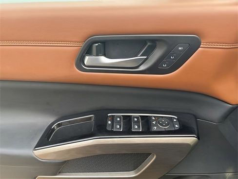 Used 2023 Nissan Pathfinder Platinum w/ Cargo Package image 21