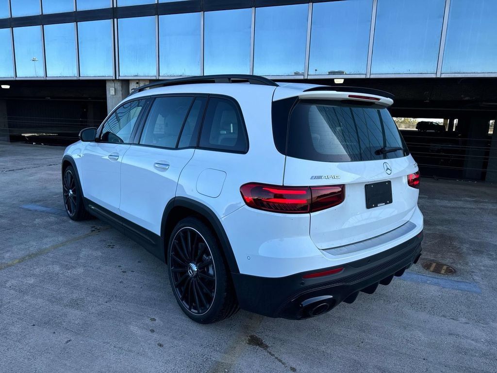 New 2025 Mercedes-Benz GLB 35 AMG 4MATIC image 4