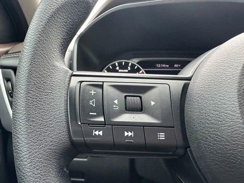 Used 2023 Nissan Rogue S image 19