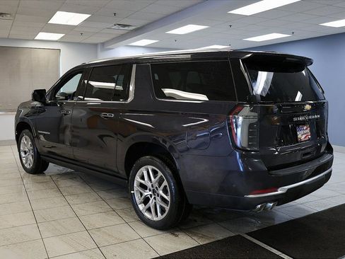 New 2026 Chevrolet Suburban High Country AWD/4WD image 4
