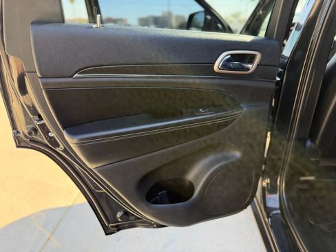 Used 2015 Jeep Grand Cherokee Limited image 43