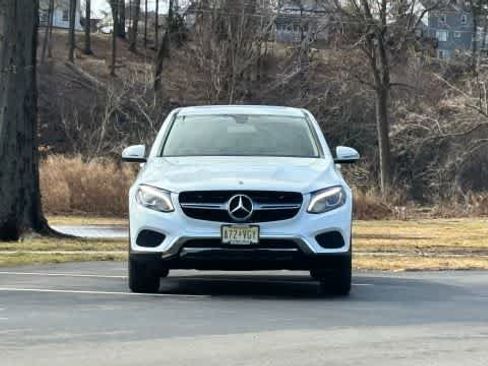Used 2018 Mercedes-Benz GLC 300 4MATIC Coupe image 2