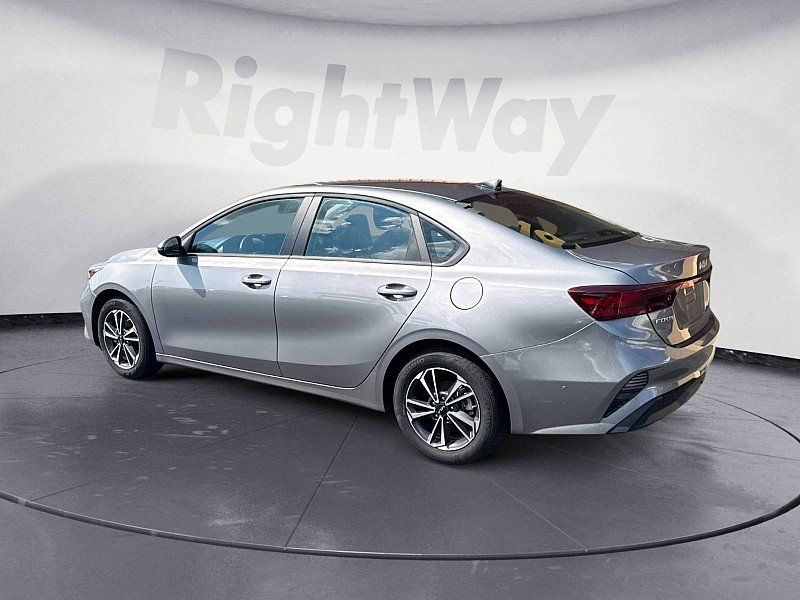 Used 2024 Kia Forte LXS w/ LXS Technology Package FWD image 3