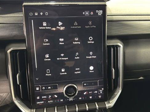 Used 2025 GMC Acadia Elevation image 30