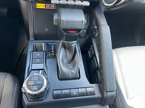 Used 2024 Toyota Tacoma TRD Off-Road w/ TRD Off Road Upgrade Package AWD/4WD image 25