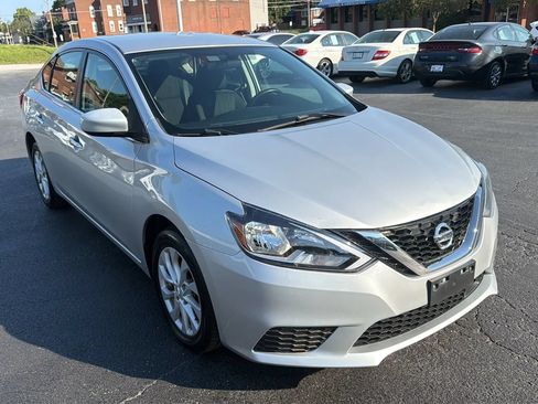 Used 2019 Nissan Sentra SV FWD image 3