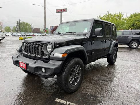 Used 2025 Jeep Wrangler Unlimited Sport AWD/4WD image 4