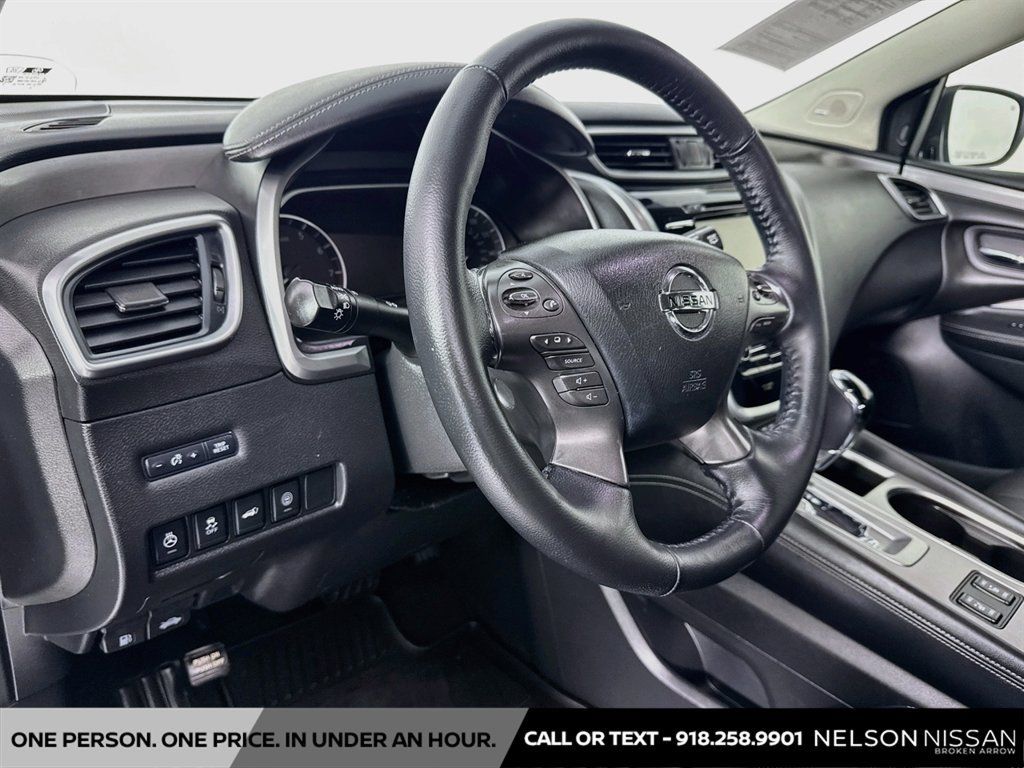 Used 2020 Nissan Murano SL w/ Moonroof Package FWD image 9