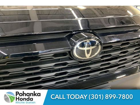 Used 2025 Toyota RAV4 XLE image 31
